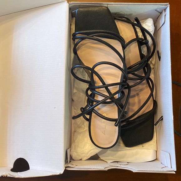 ALDO Pythodina Strappy Kitten Heel Dress Sandal in Black EUC - Picture 3 of 5